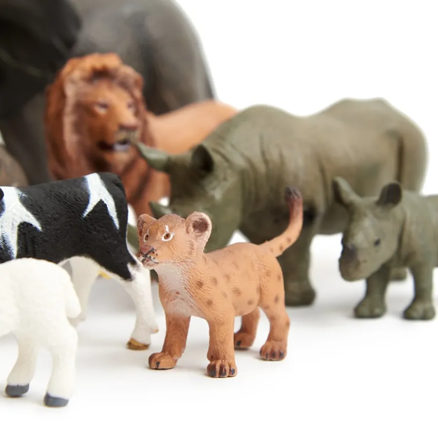 Best Small World Wild & Farm Animals & Young Set 16pcs Animals|Shop The Full Range