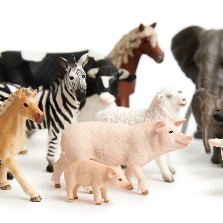 Best Small World Wild & Farm Animals & Young Set 16pcs Animals|Shop The Full Range